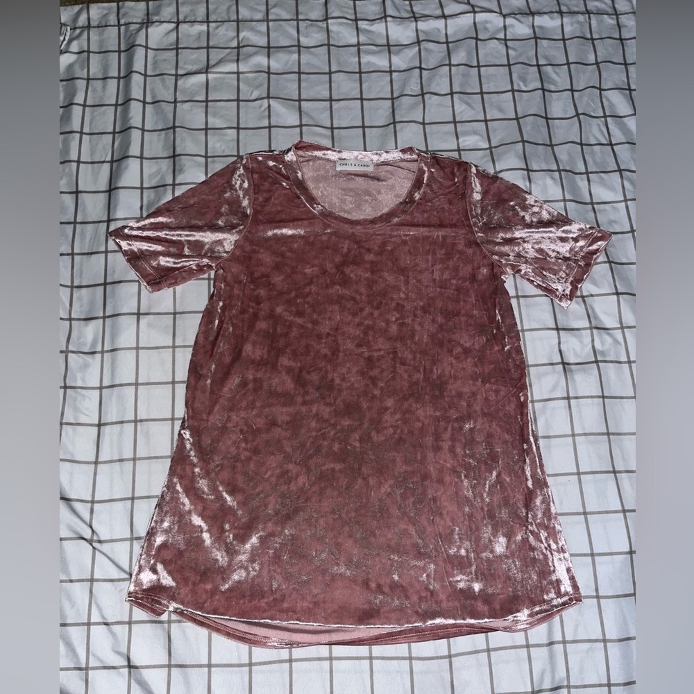 Oversized fit Chris & Carol baby pink velvet tee.